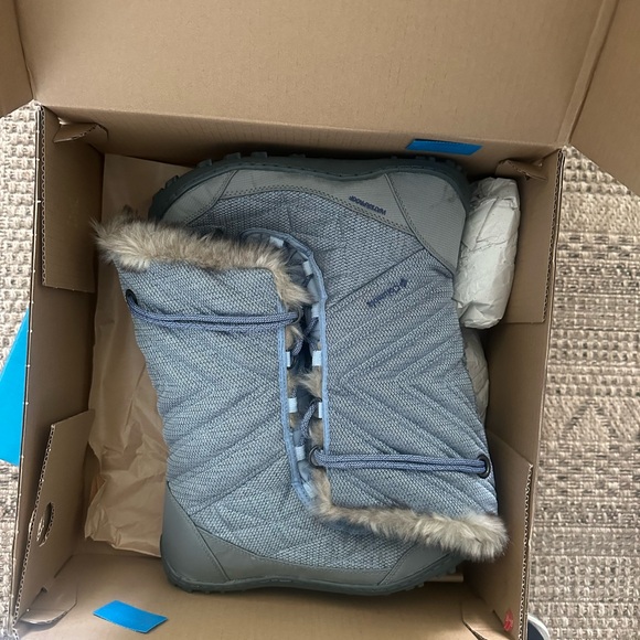 Columbia Winter Boots - Picture 1 of 2